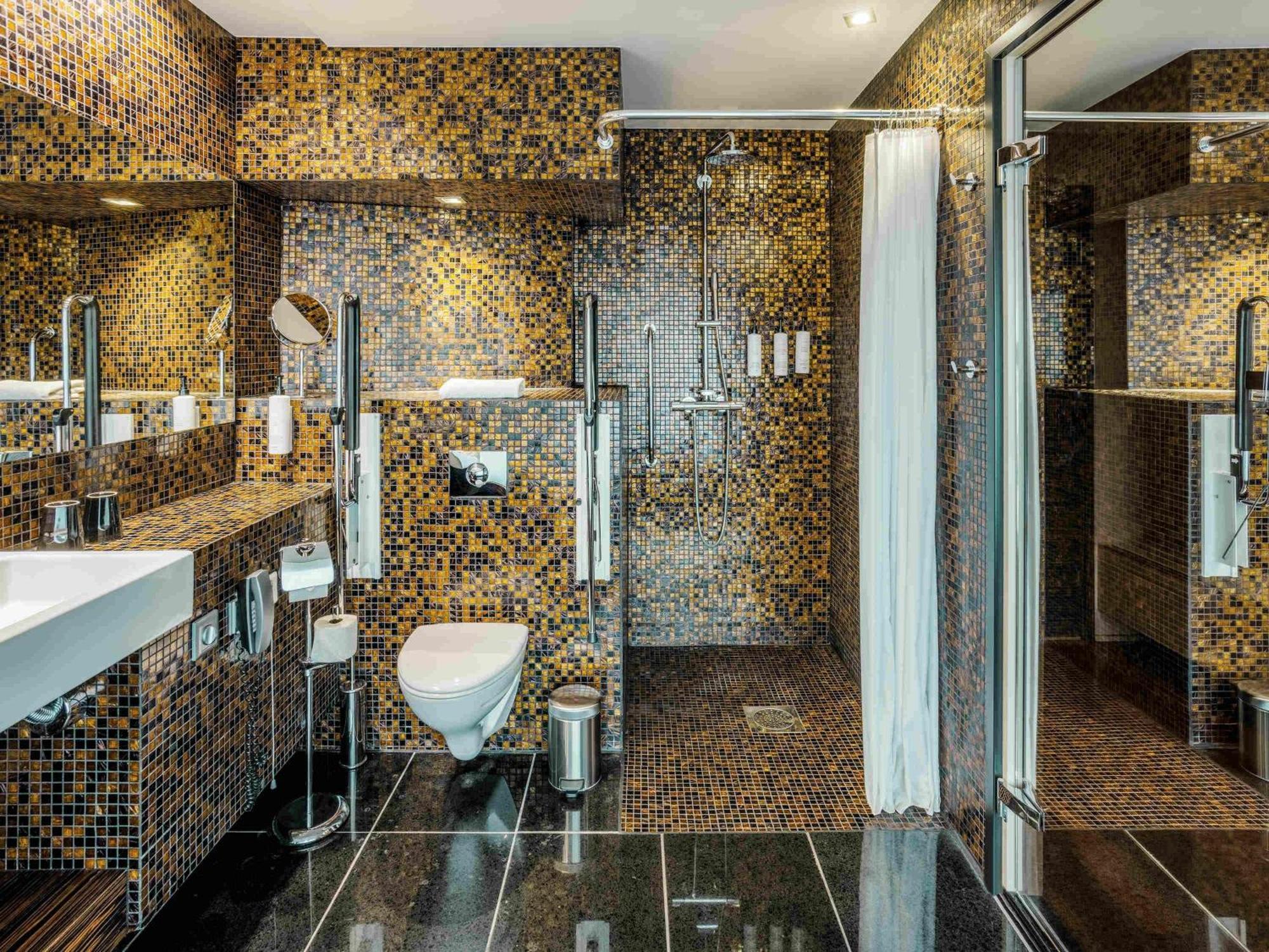 Swiss Advantage Twin Room Accessible