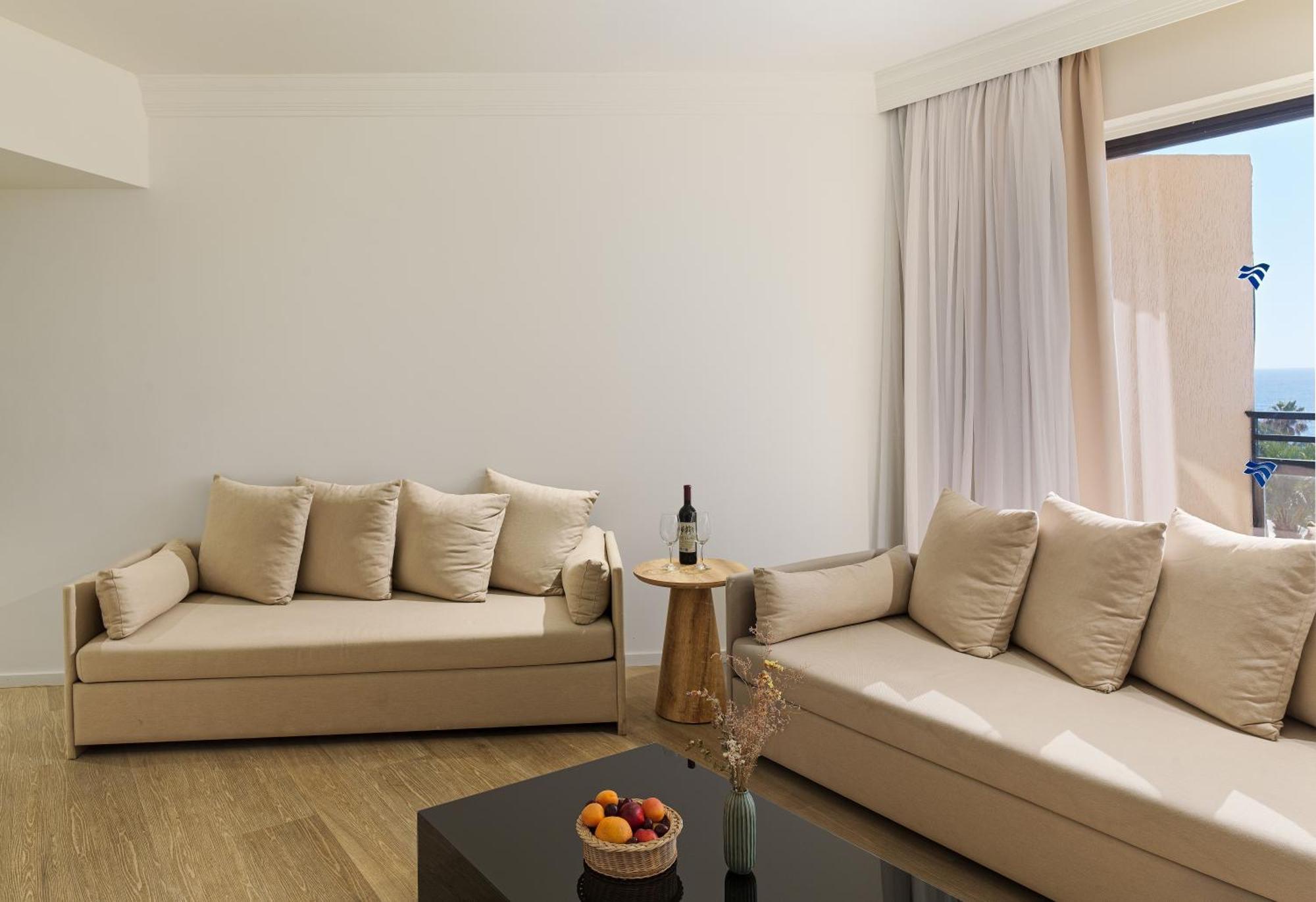 Deluxe Suite Sea View
