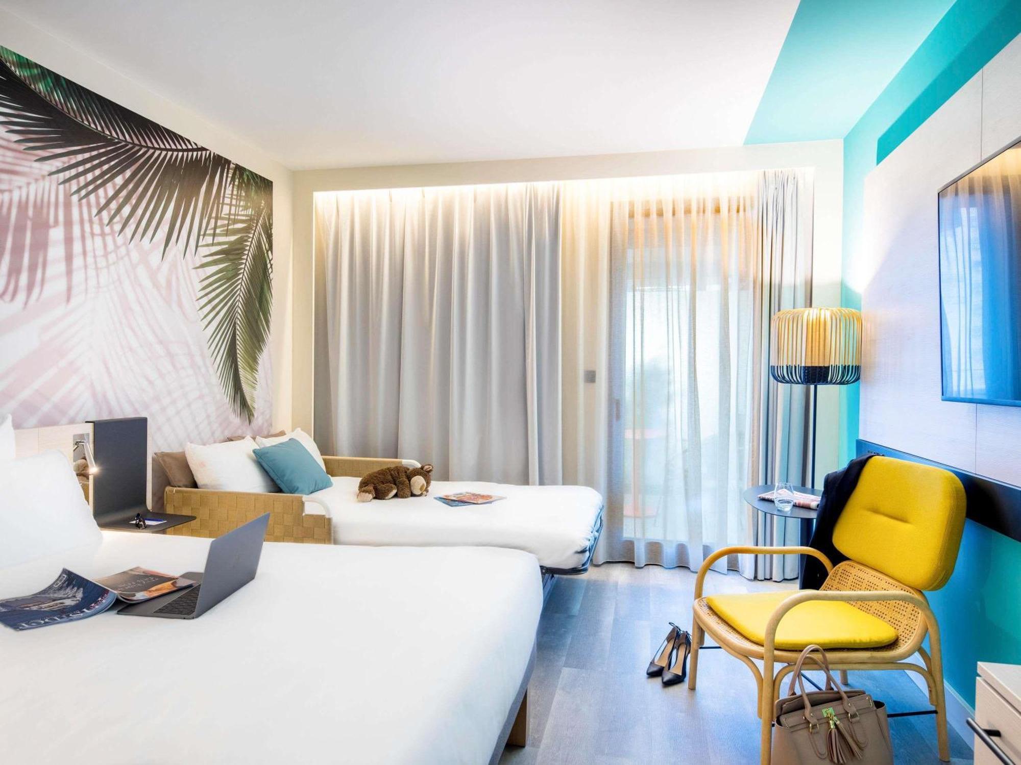 Riviera Superior Double Room balcony