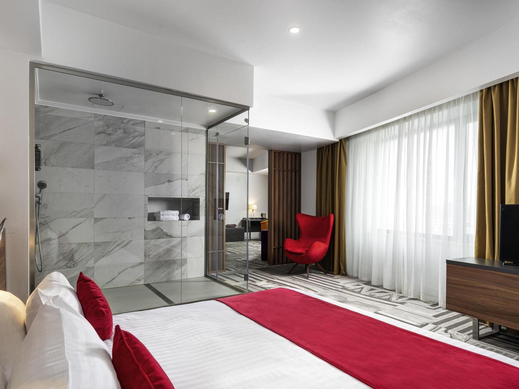 Privilege Suite Double Bed