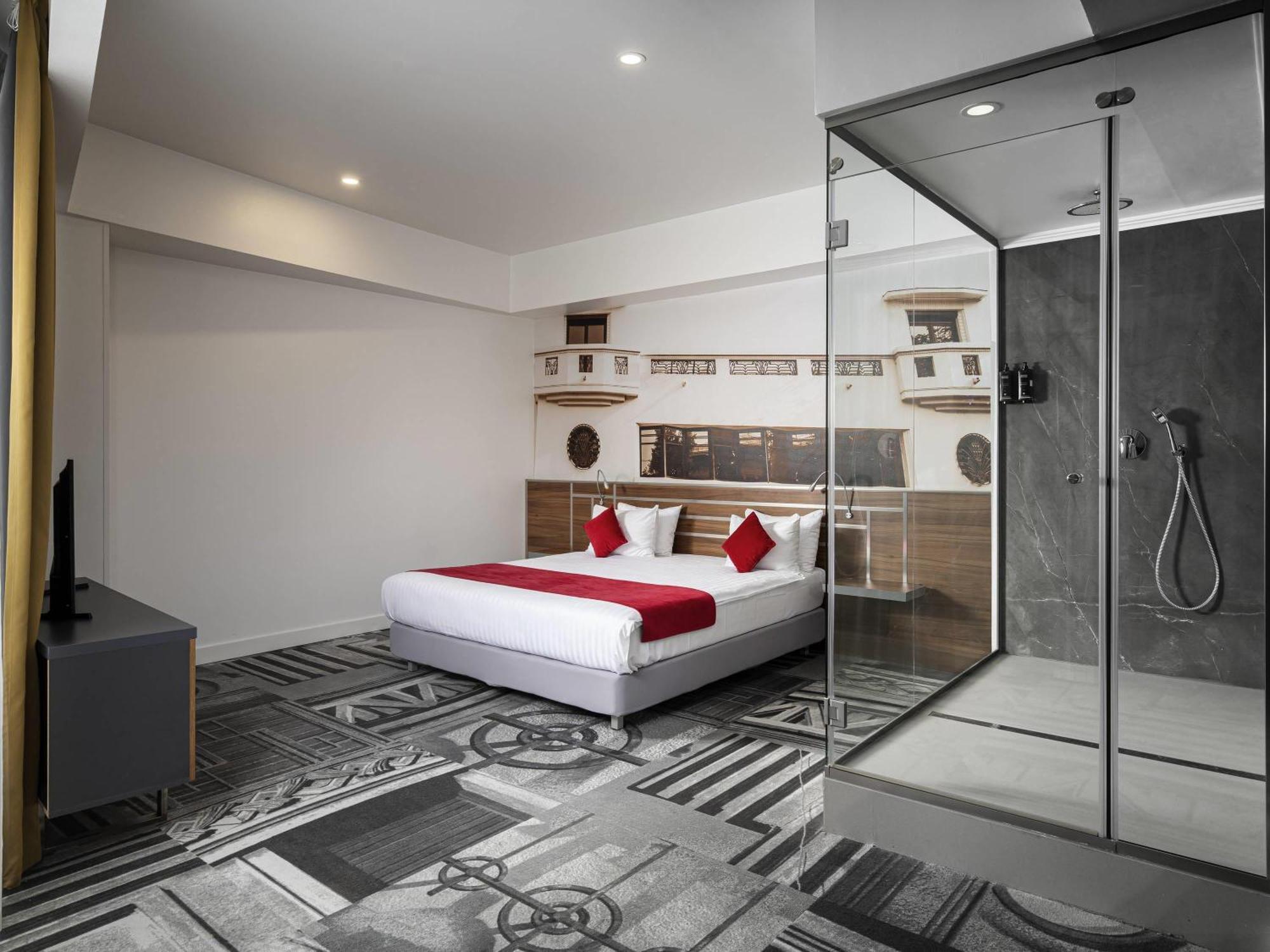 Privilege Suite Double Bed