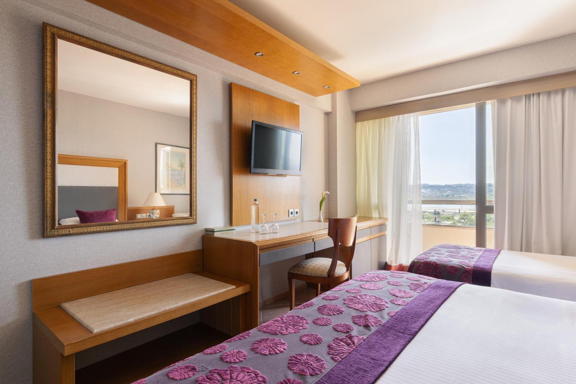 Superior Room Pool View