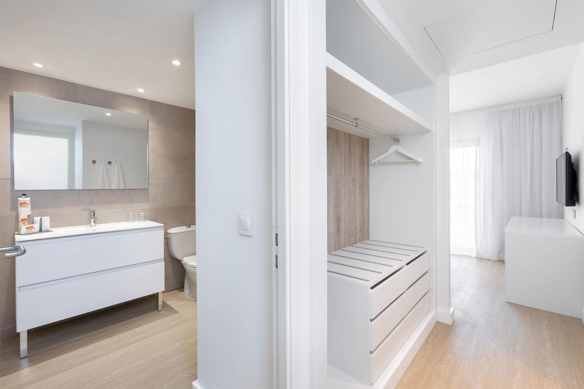 Apartament typu Junior Suite z dostępem do basenu