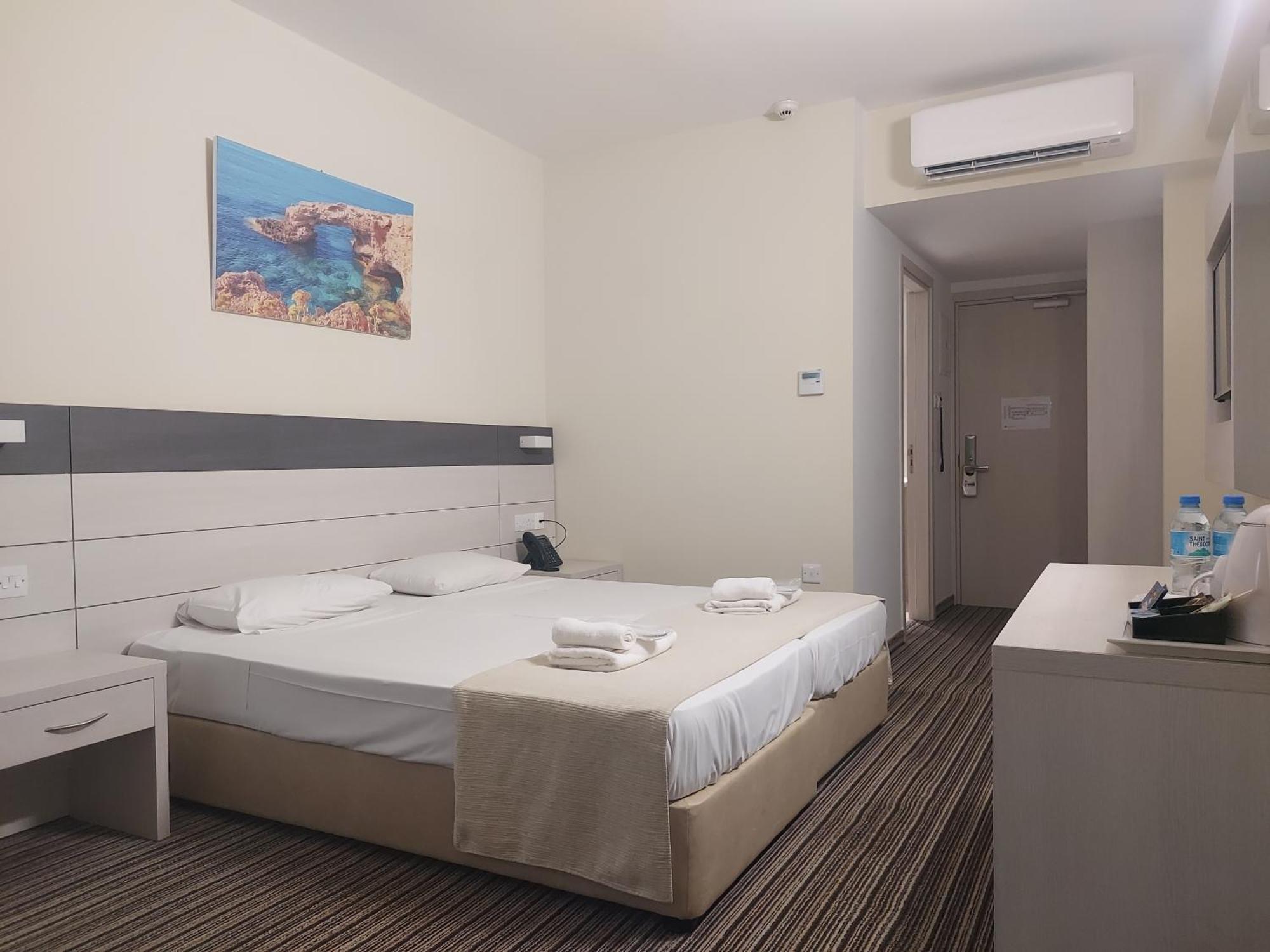 Superior Double or Twin Room Inland View