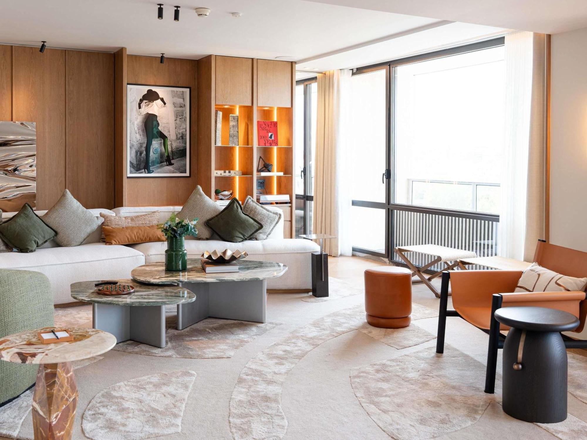Signature Suite