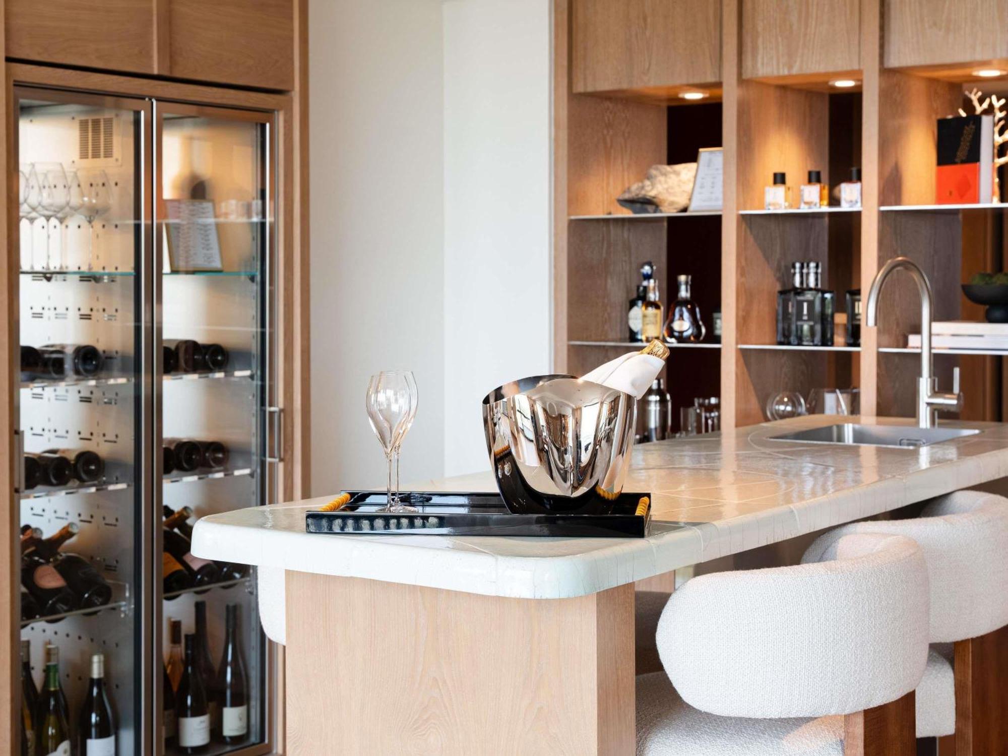 Signature Suite