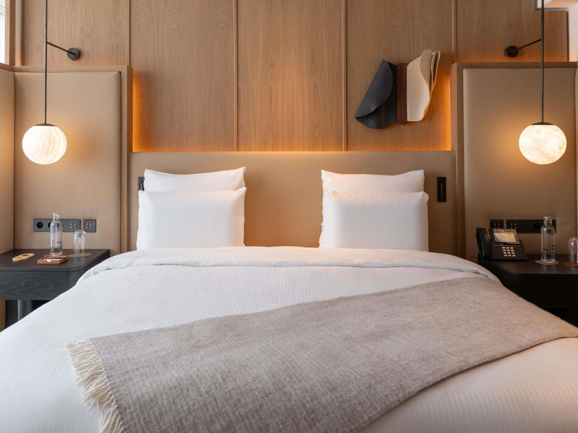 Signature Suite