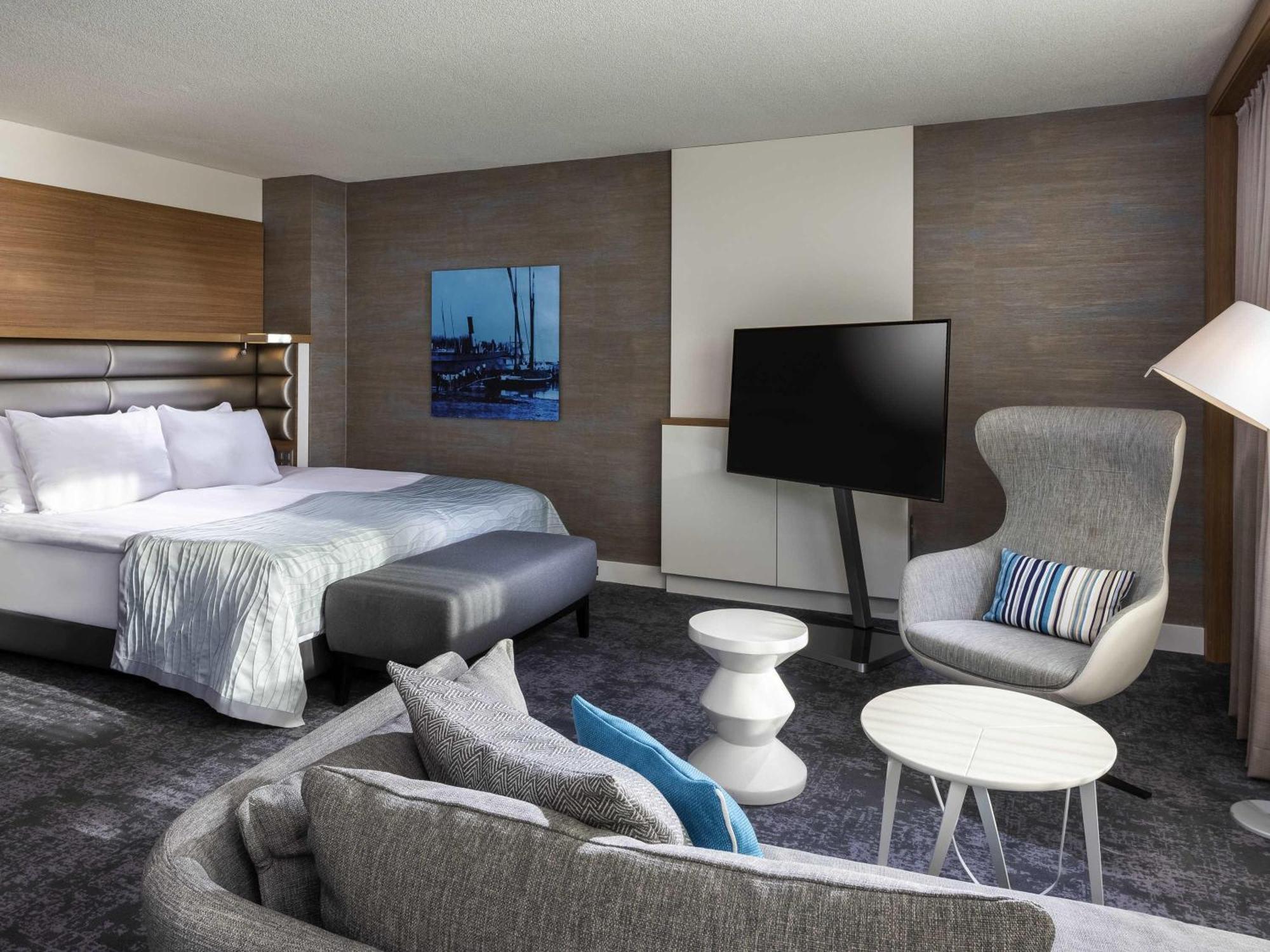 Duplex King Suite Lake View