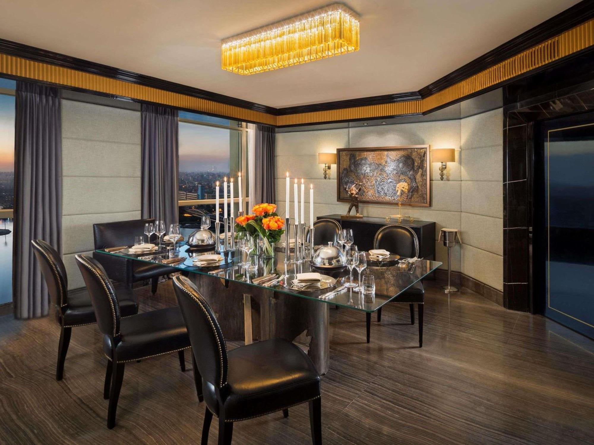 Presidential Suite Lounge access