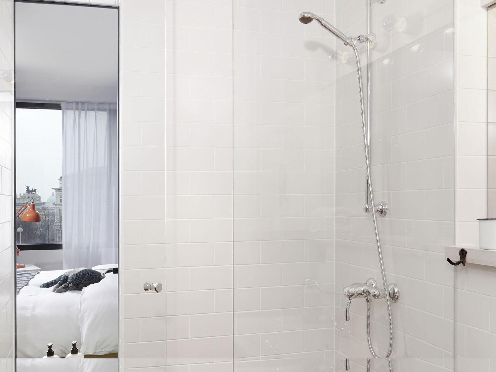 Medium Plus Room