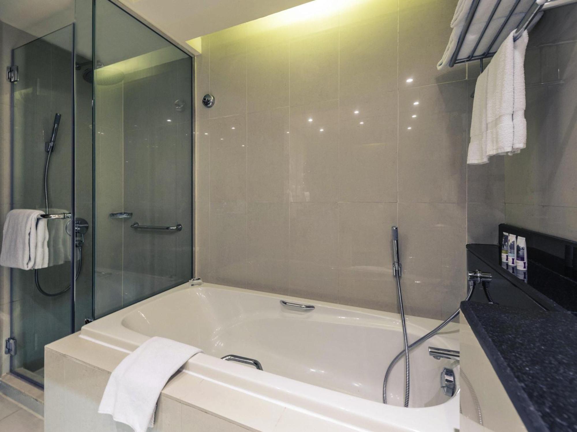 Superior Twin Room Complimentary Shuttle Service to La Mer Beach Dubai Mall or Burj Khalifa & other Malls Drop Off Only Fixed Timing