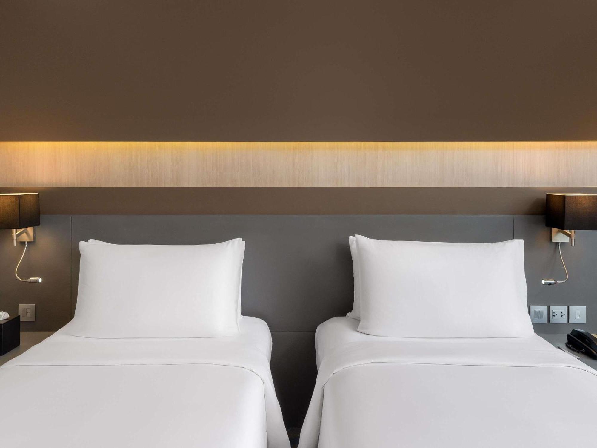 Deluxe Room with 2 single beds, High floor