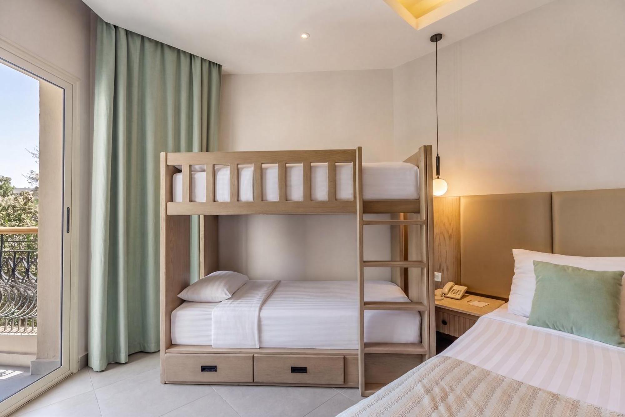 Family Bunk Bed Room