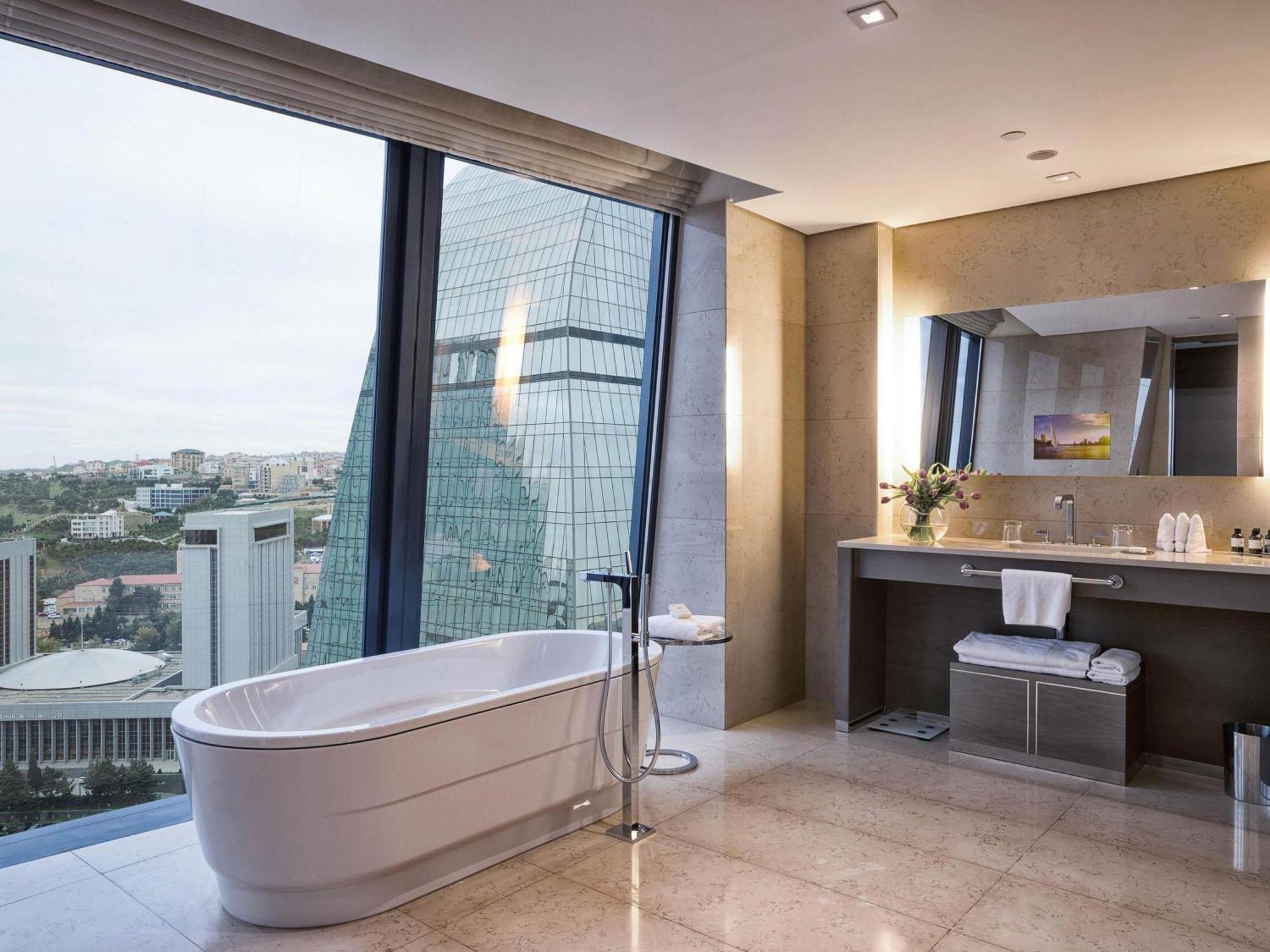Fairmont Gold One-Bedroom Suite Sea View