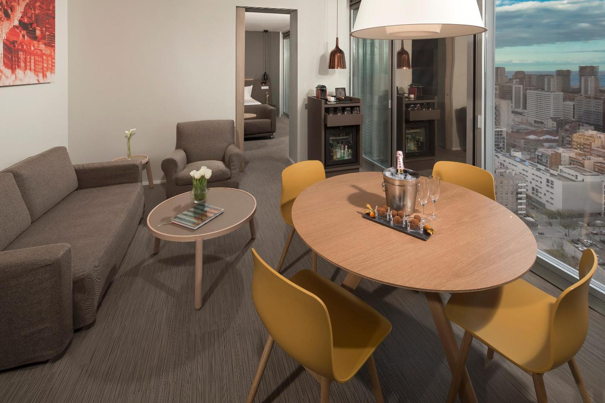 Apartament The Level Suite z widokiem na morze