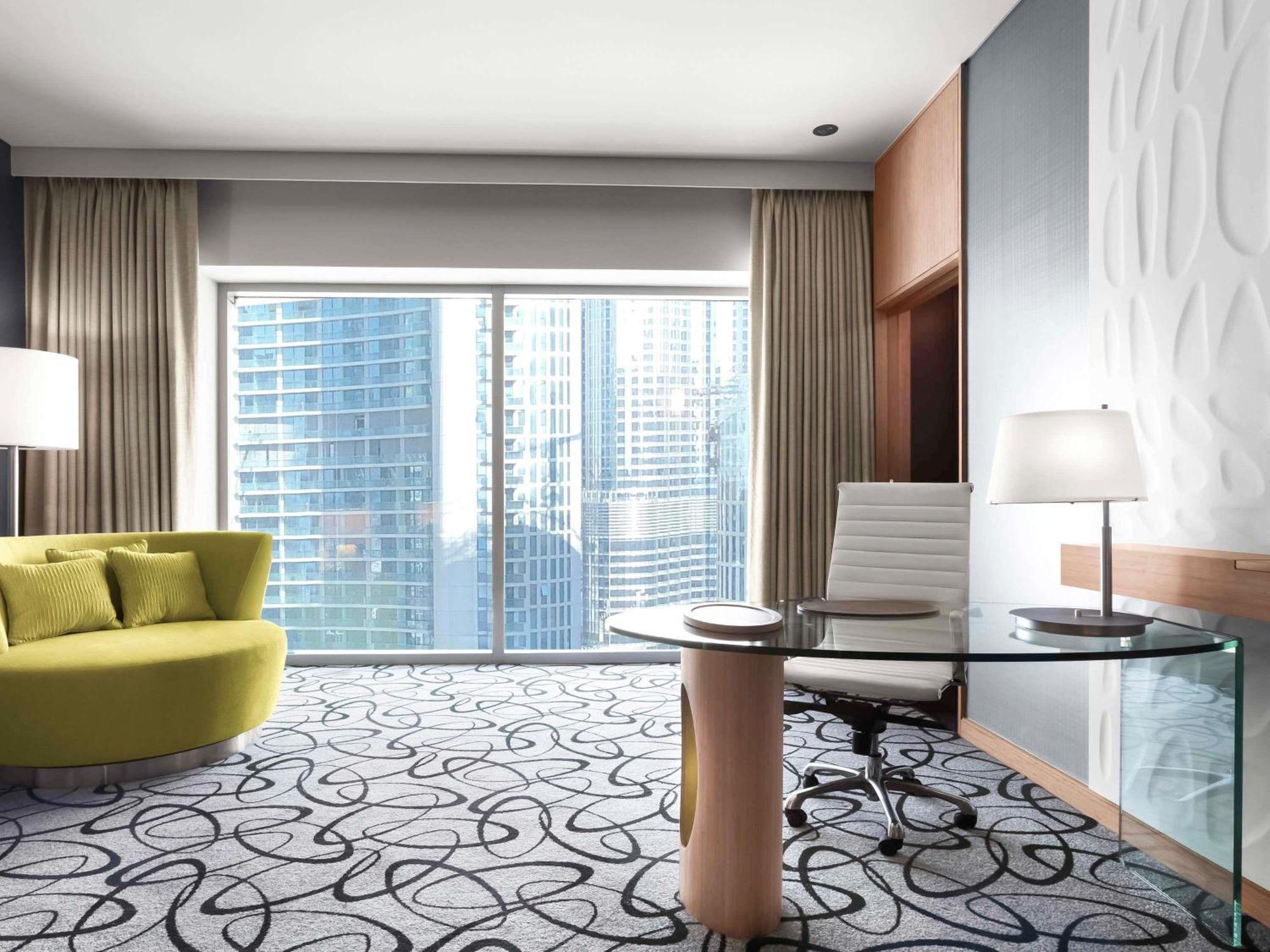 Junior Suite King Bed Burj Khalifa View