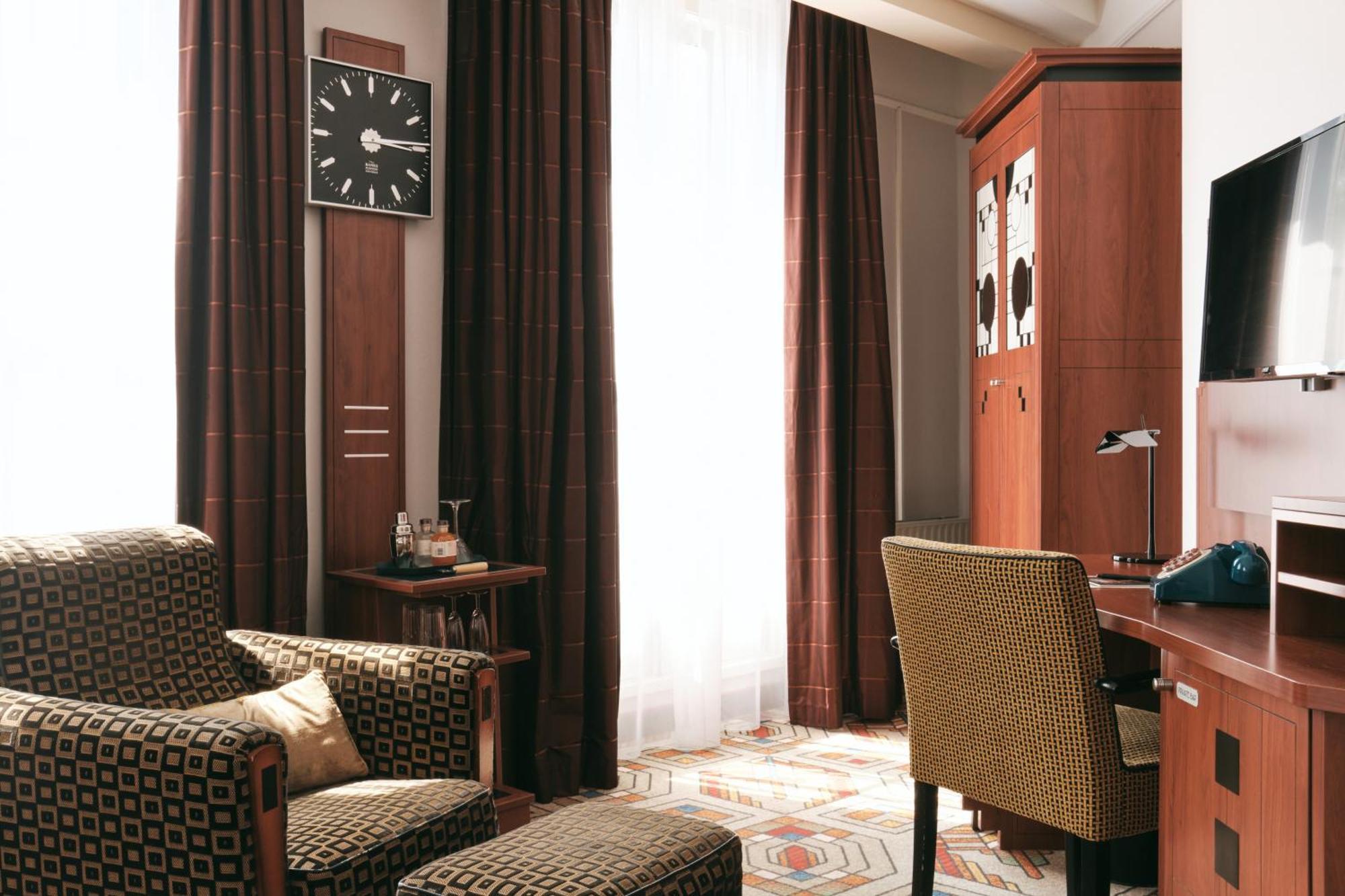 Guest suite canal view