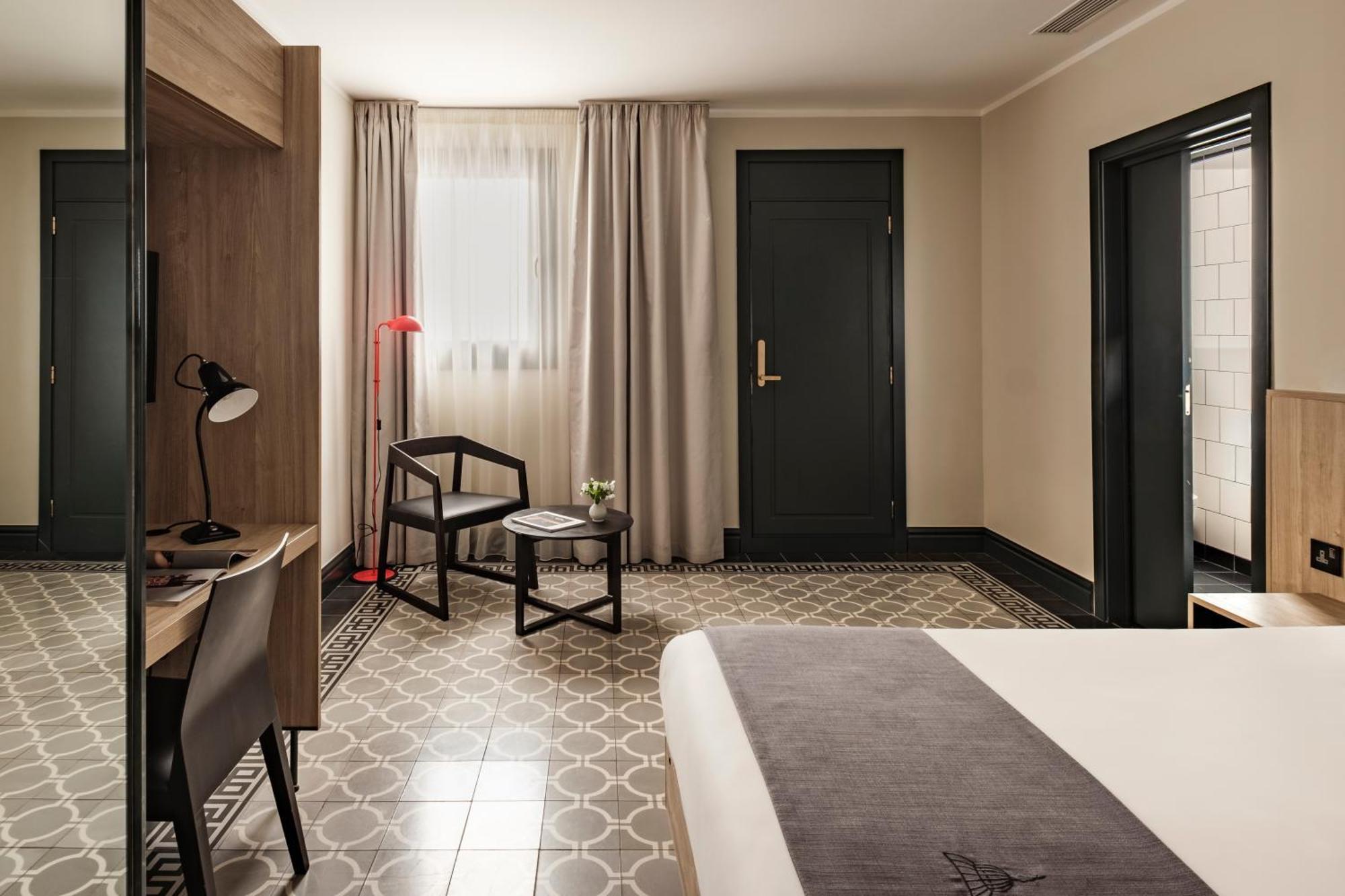Large Double or Twin Room