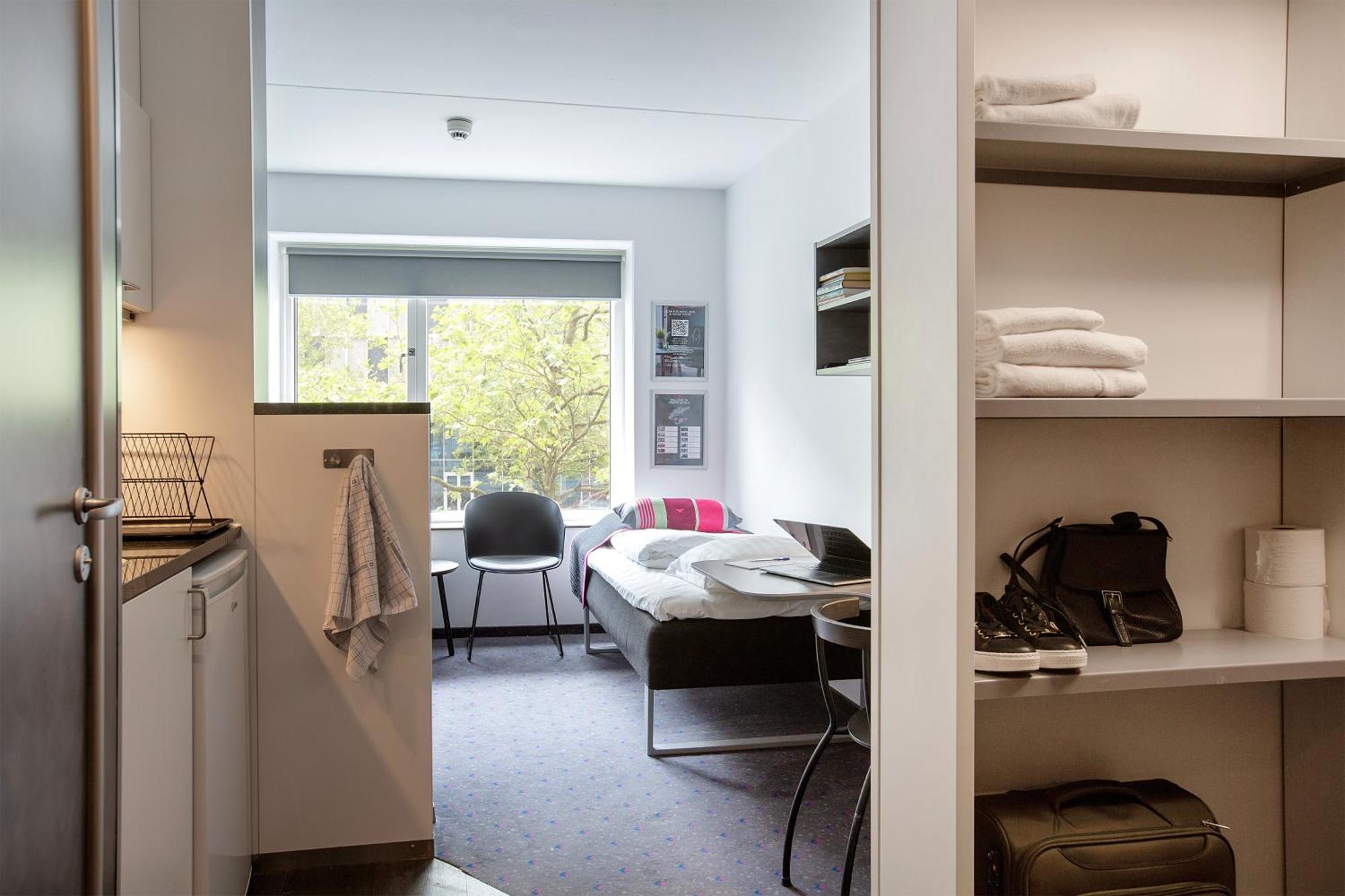 Twin Bed Apartment
