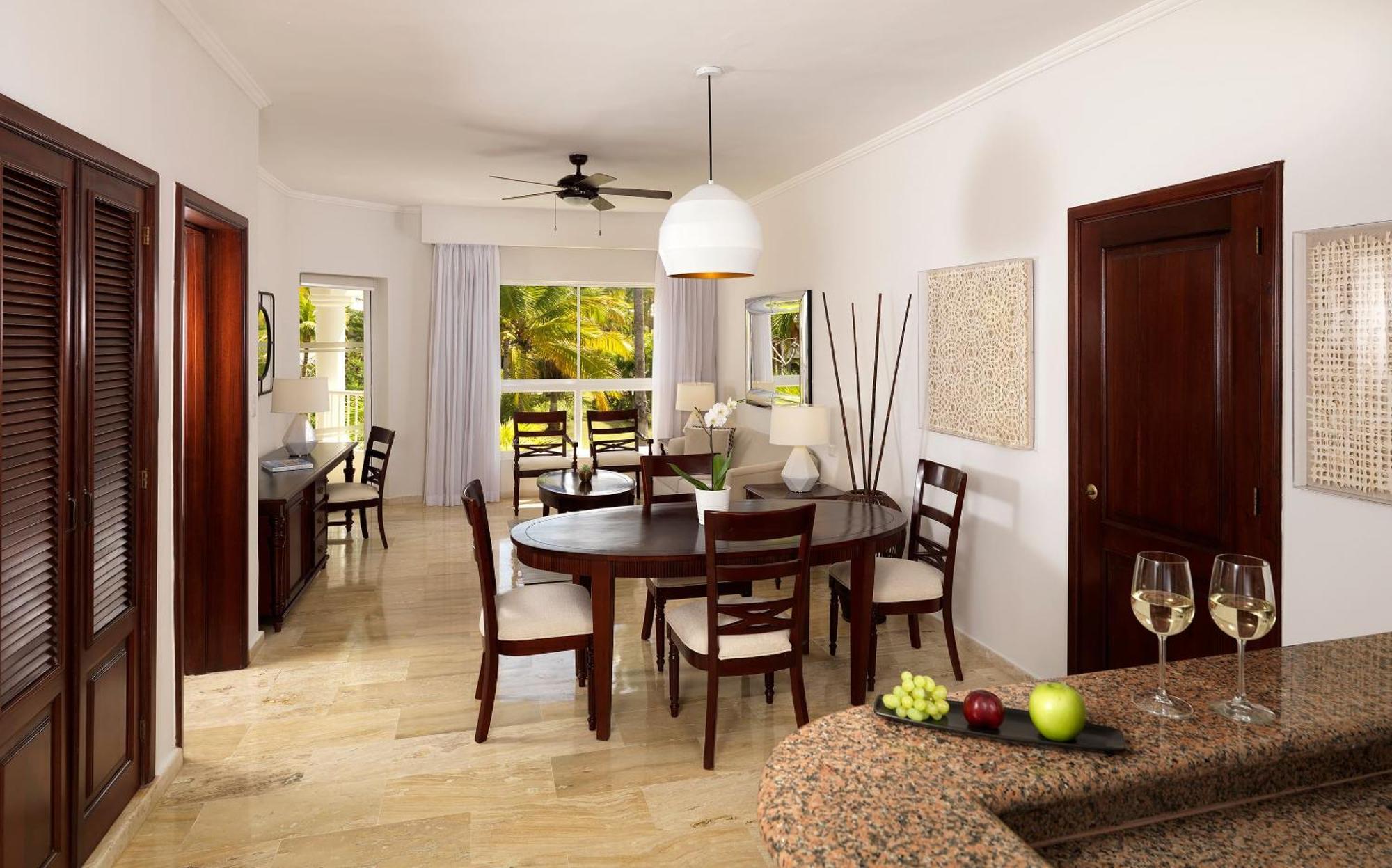 The Level Master Suite Garden View