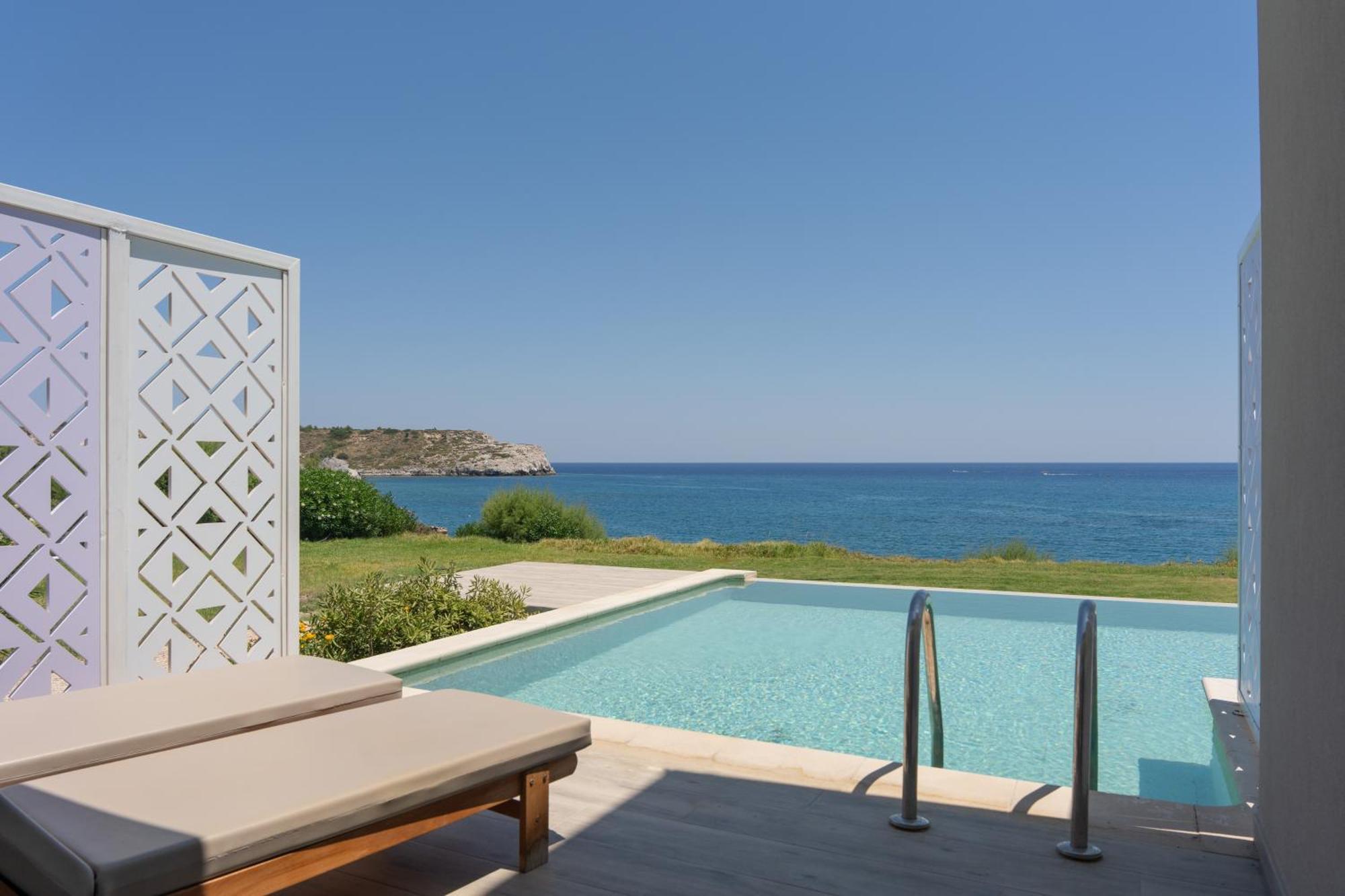 Double Deluxe Swim up Front Sea View