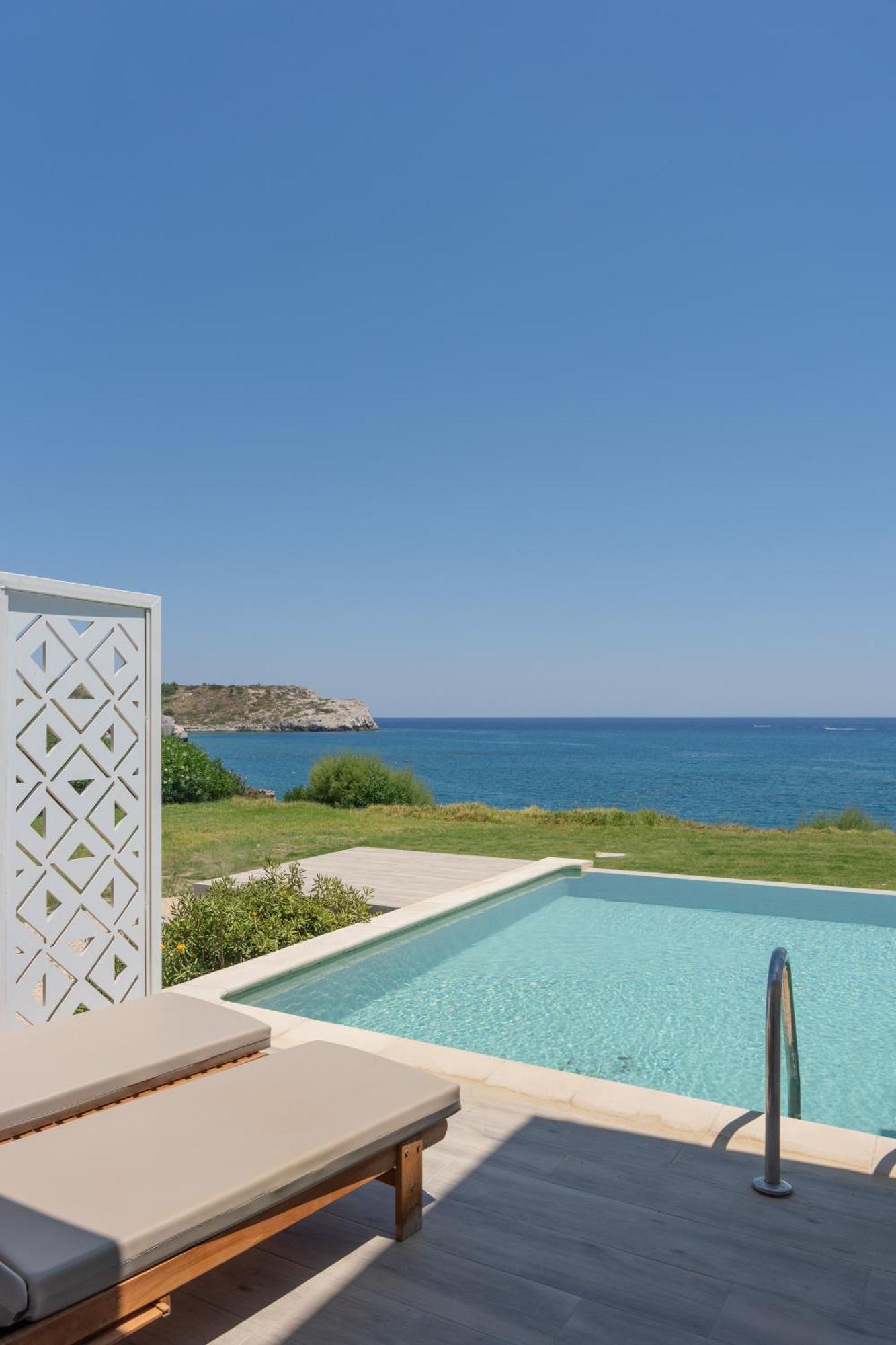 Double Deluxe Swim up Front Sea View