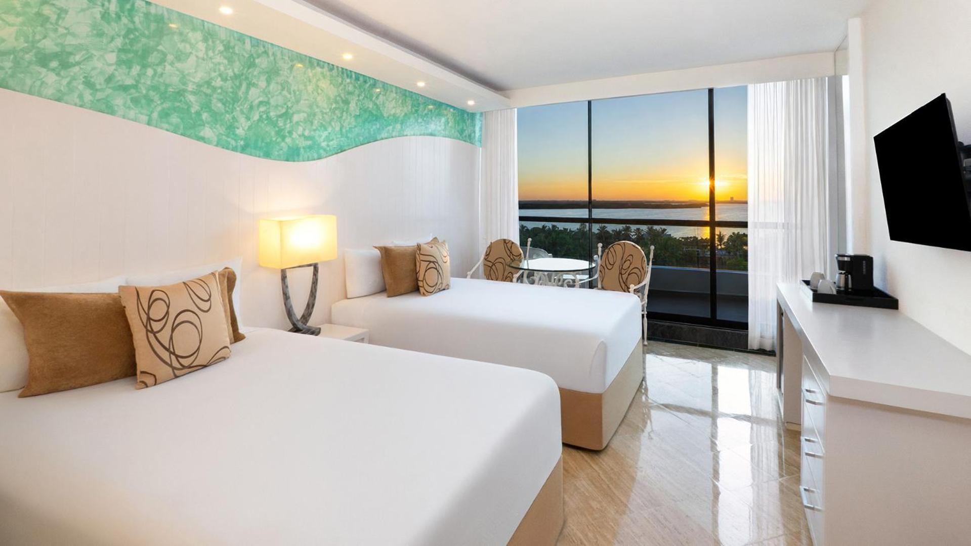 Grand Sunset view Room