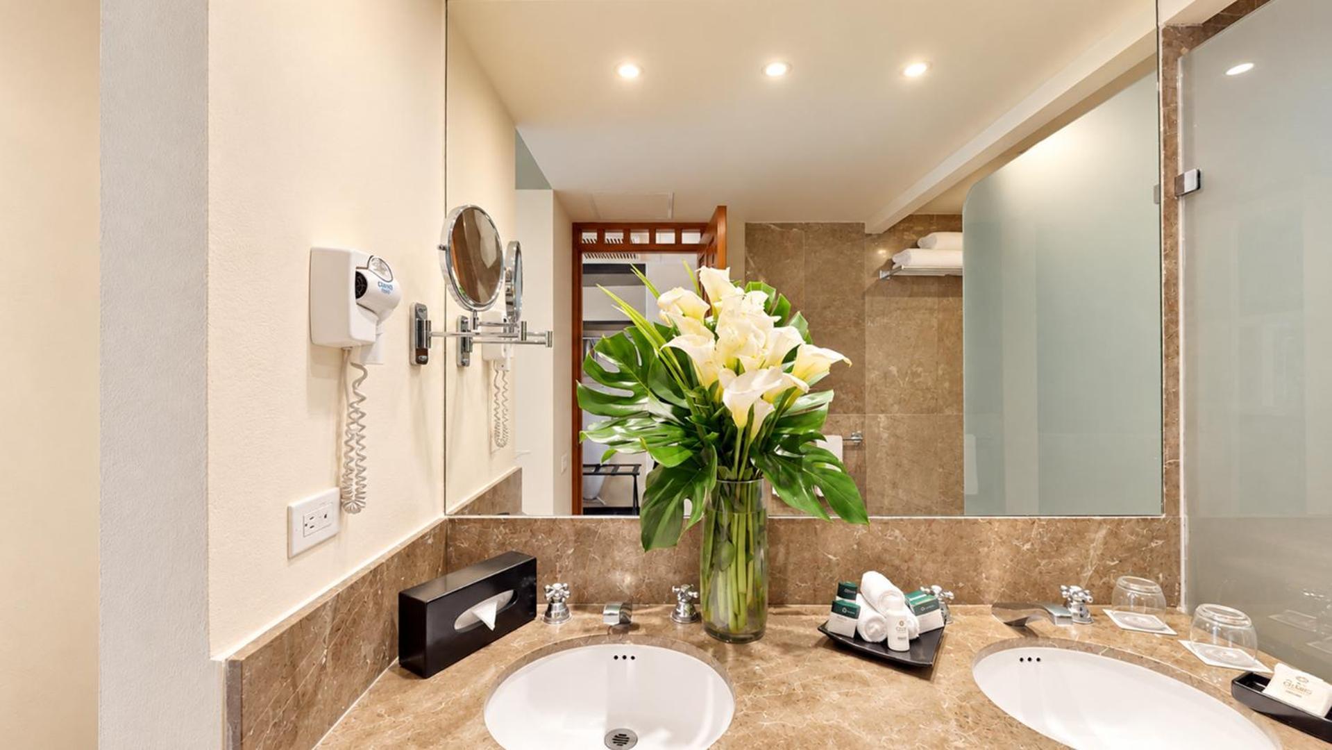 Grand Standard Room