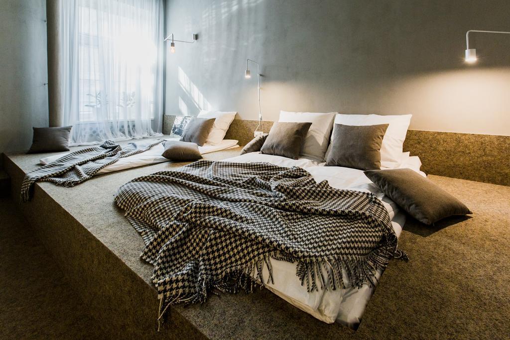 One-Bedroom Apartment,256465741:JPEG