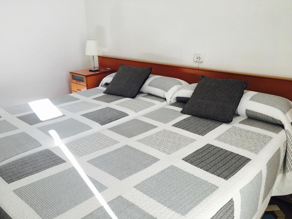 Pokój dwuosobowy z 1 lub 2 łóżkami, balkonem i łazienką
