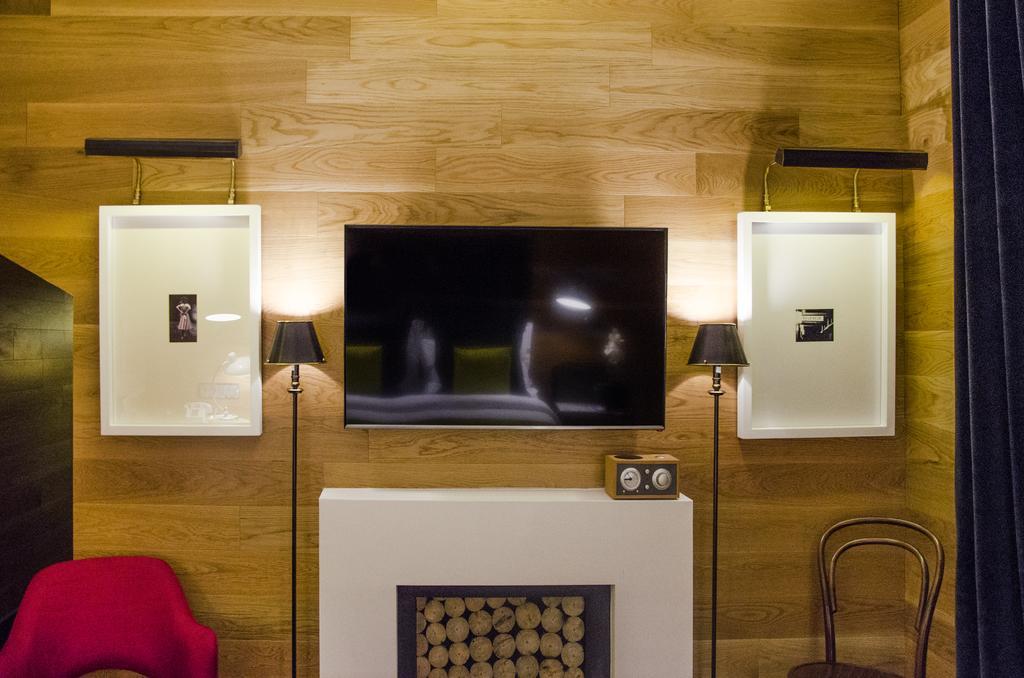 Small Double Room street view