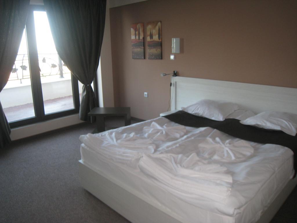 Apartament typu Suite z łóżkiem typu queen-size (dla niepalących)