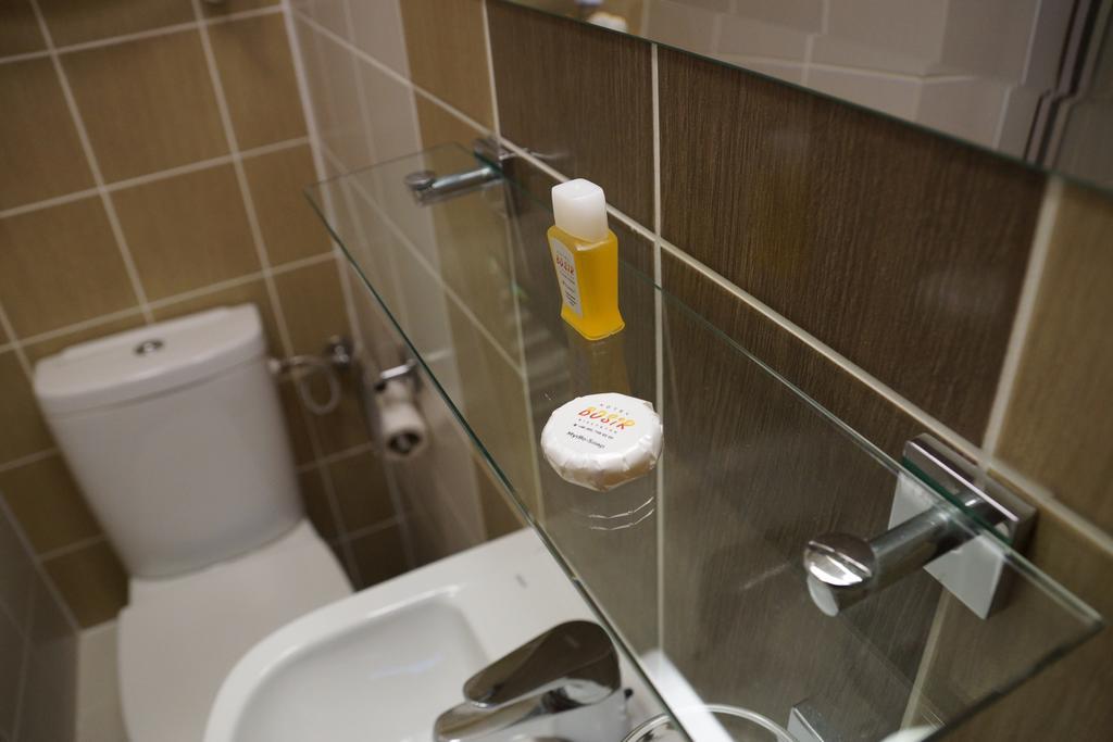 Single Room,664848891:JPEG