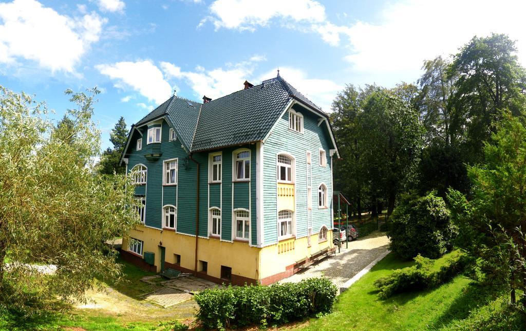 Two-Bedroom Studio,211246865:JPEG