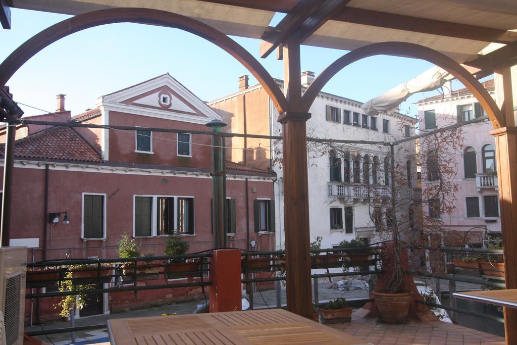 Pokój jednoosobowy z prywatną łazienką