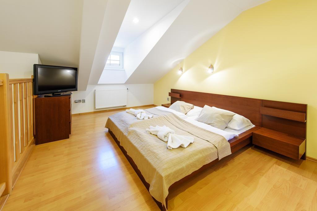 Apartament czteroosobowy z 2 dodatkowymi łóżkami