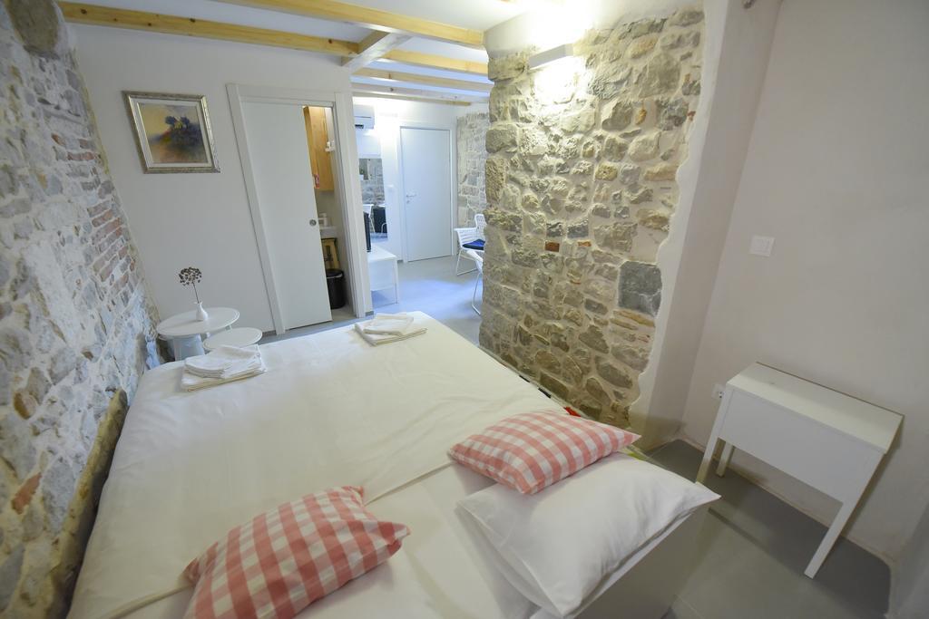 Deluxe Double Room Pylon 1