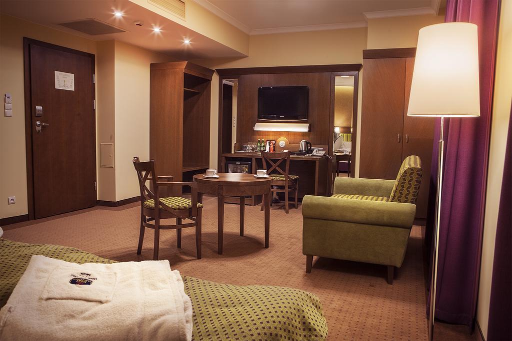 Superior King Room,215843942:JPEG