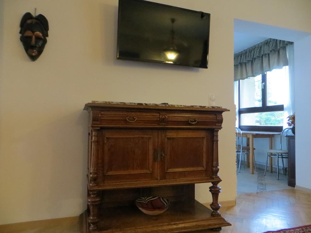 Apartament typu suite z balkonem (1 sypialnia + 1 salon)
