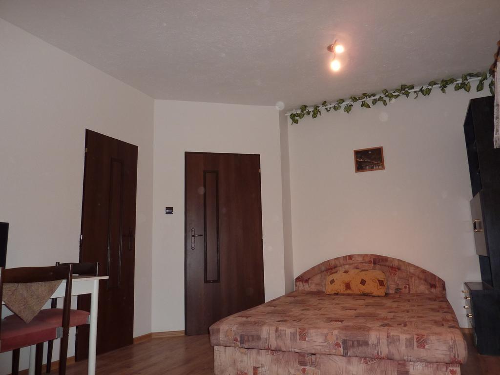 Double Room,1746957489:JPEG