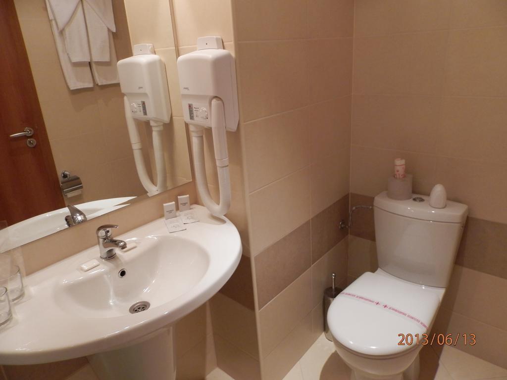 Pokój z 2 łóżkami pojedynczymi i balkonem