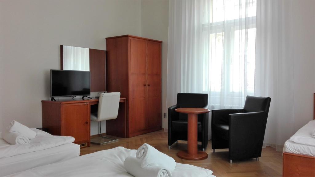 Three-Bedroom Suite,227768378:JPEG