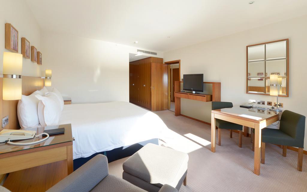 Executive Suite,227945465:JPEG