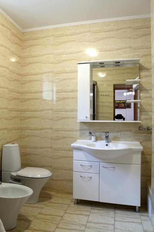 Deluxe Double Room Shower,231569677:JPEG