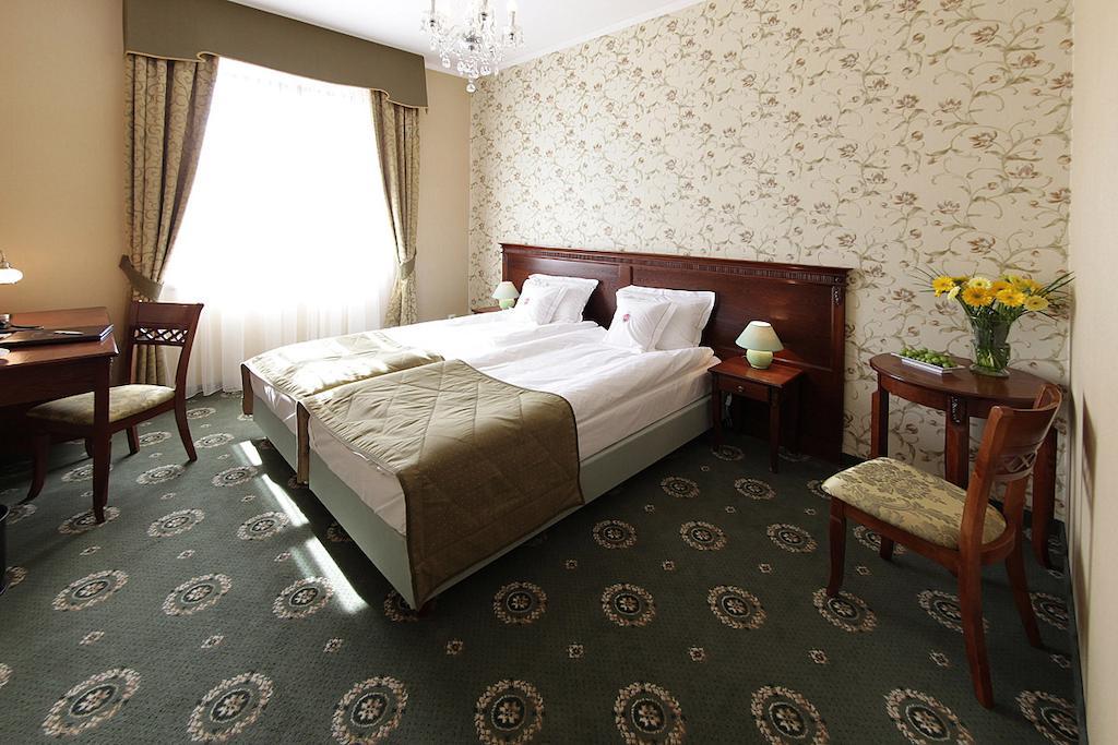 Twin Room - Disability Access,380405476:JPEG