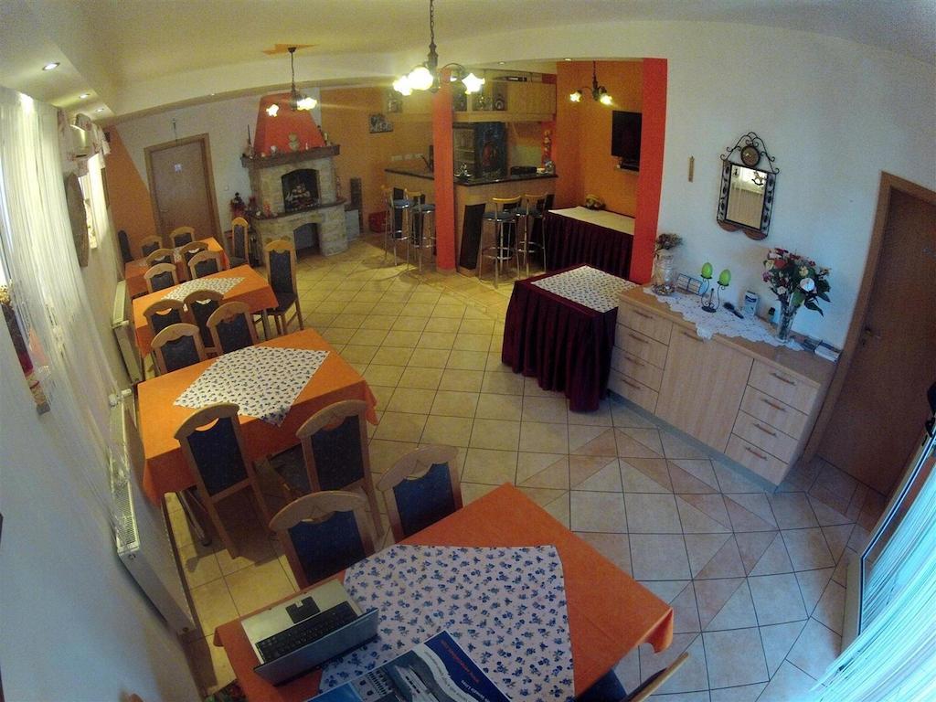 One-Bedroom Apartment Patio,1769850105:JPEG