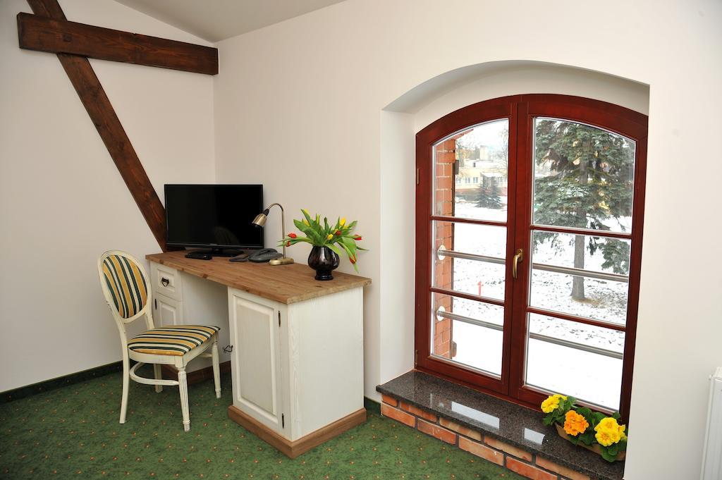 Single Room,236442585:JPEG