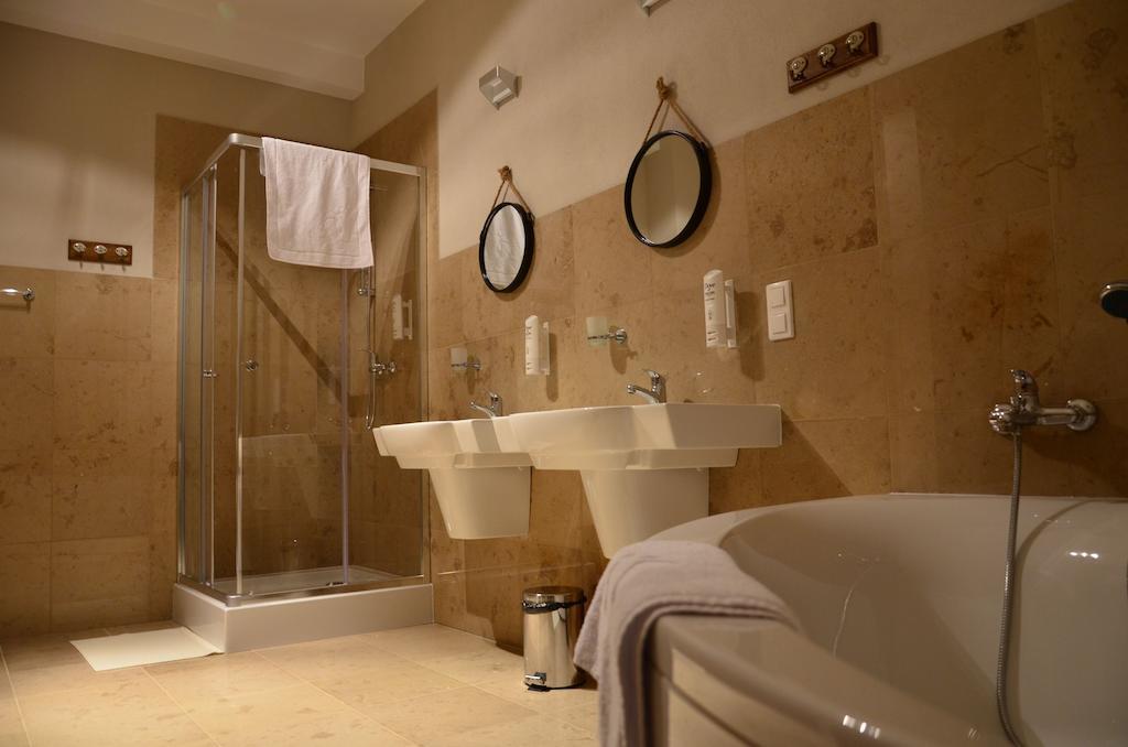 Two-Bedroom Apartment (4 Adults),244939997:JPEG