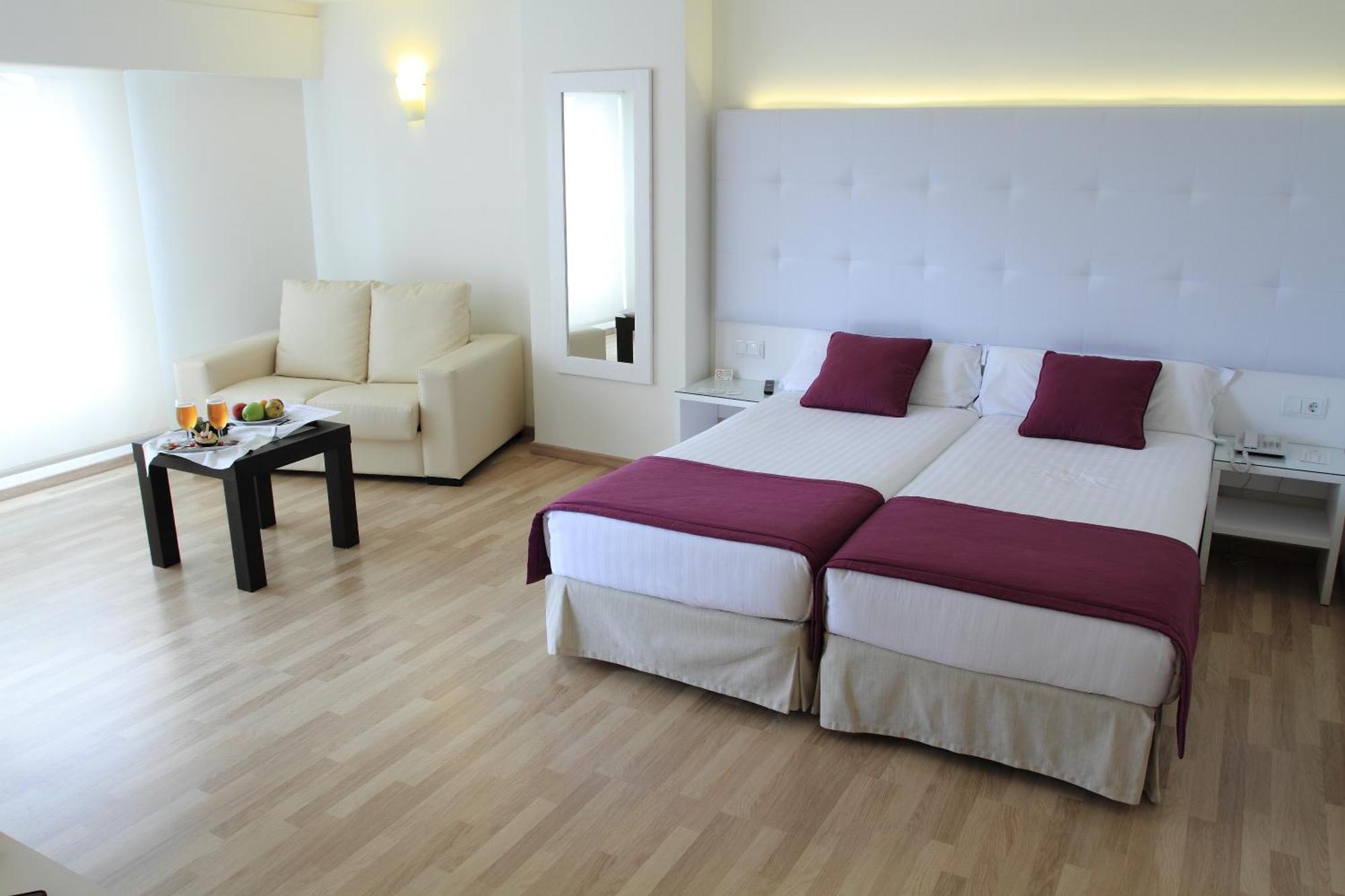 Superior Double or Twin Room with Sea View,272327445:JPEG