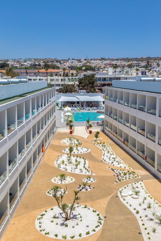 Superior Double or Twin Room,1275198301:JPEG